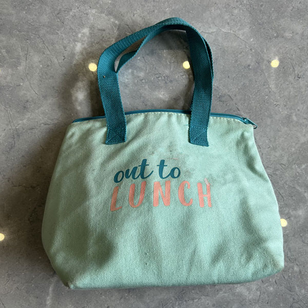 कपड्यांच्या हँडबॅग्जला चिरंतन आणि टिकाऊ निवड कशामुळे बनवते?